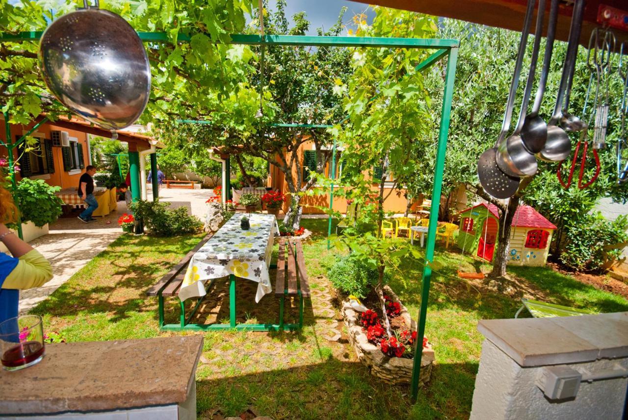 Guest House Bizjak Vinkuran Exterior photo
