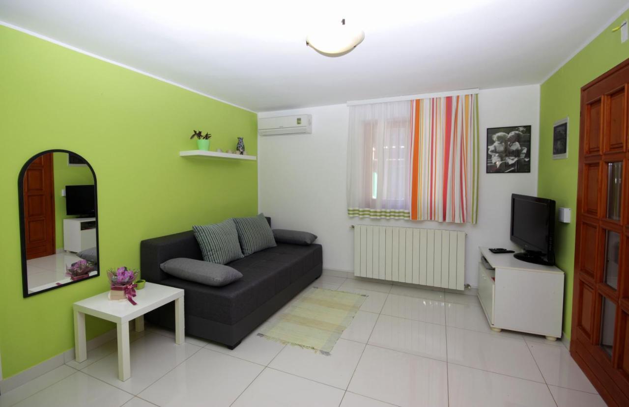 Guest House Bizjak Vinkuran Exterior photo