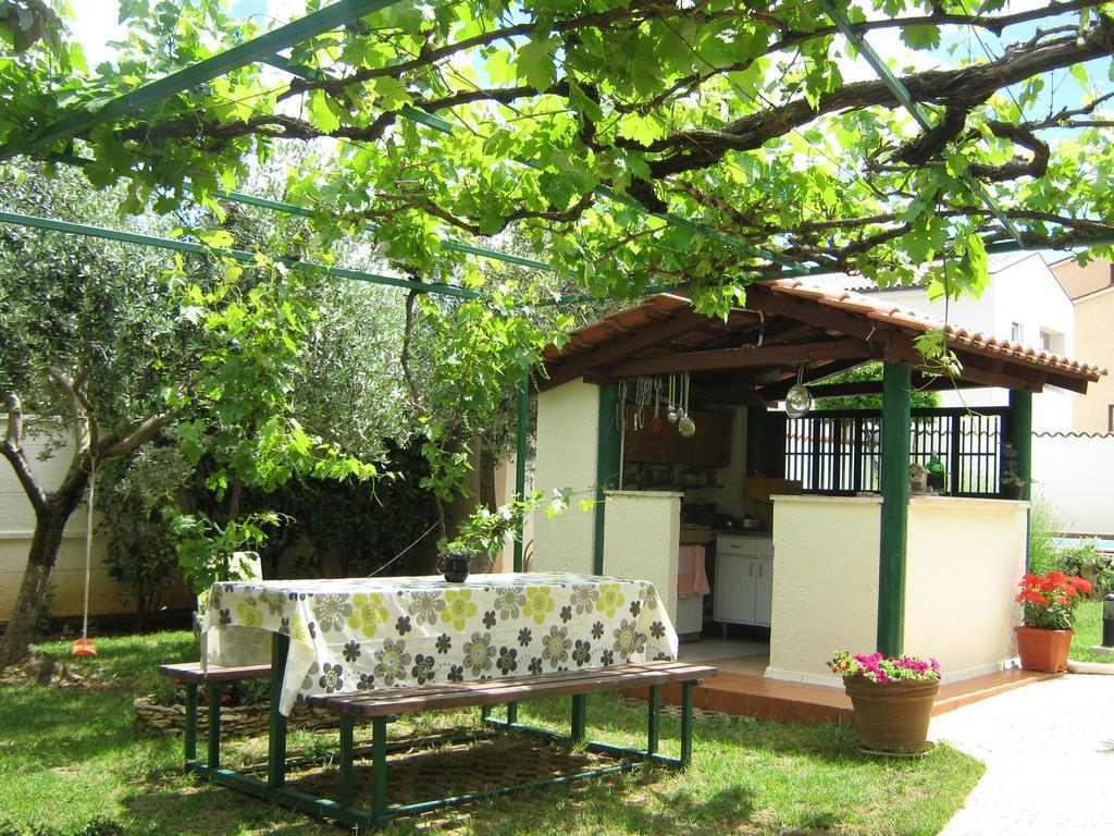 Guest House Bizjak Vinkuran Exterior photo